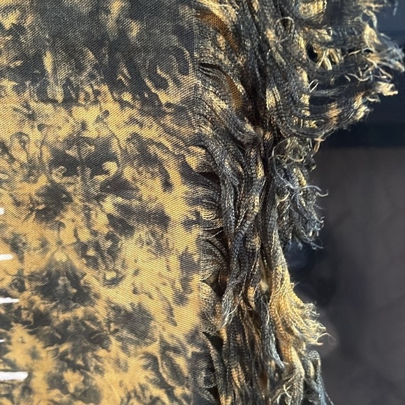 NWT gold, gray and white sarong with fringe. One size. - Picture 4 of 9